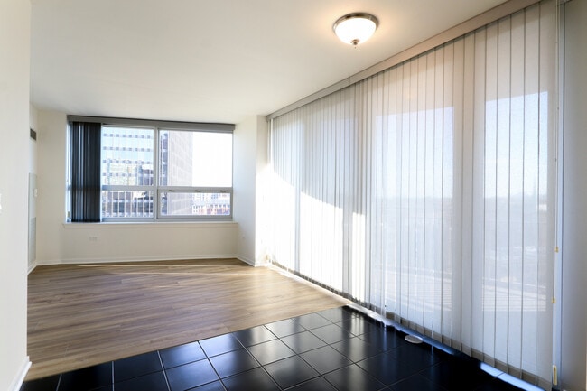 Photo - 807 Davis St Unit 905