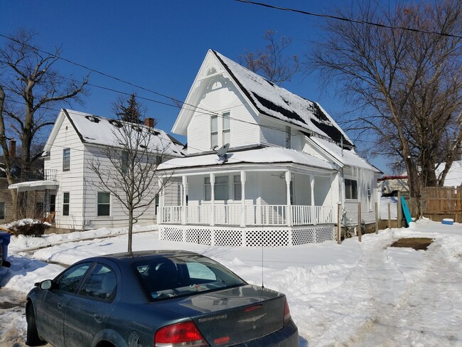 Photo - Grand Rapids, MI Downtown 2-Story Victoria...