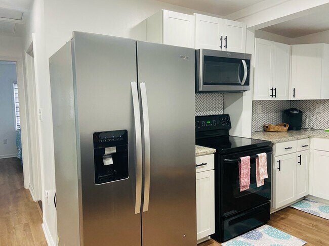 Refrigerador - 311 Penniman Rd Unidad B