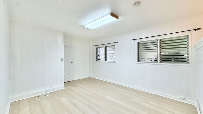 Building Photo - 3007 Lanikaula St Unit C (Downstairs)