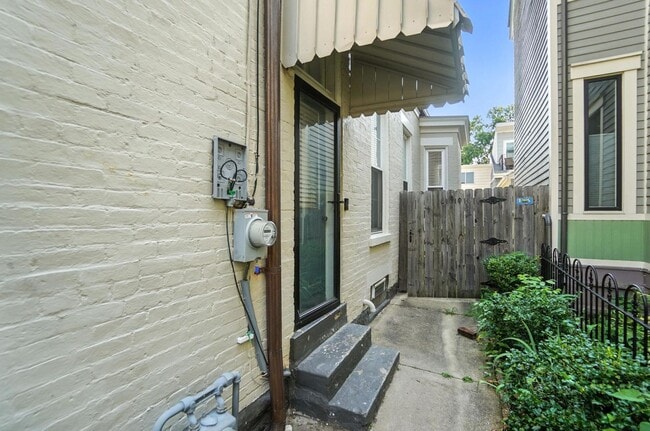 Photo - 843 Overton St