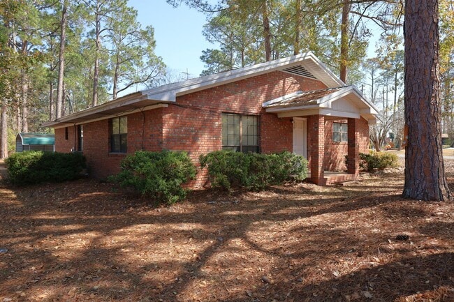 Building Photo - 601 E Stanfill St