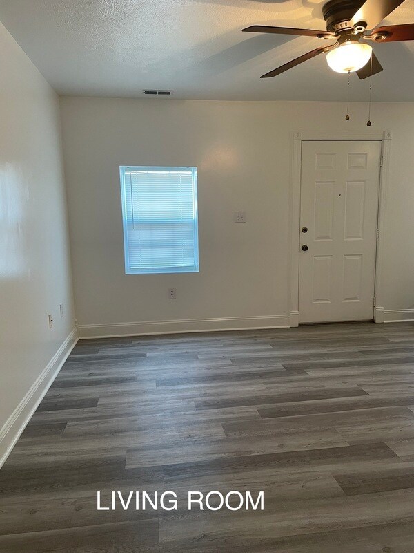 Photo - 231 E 13th St Unit 4