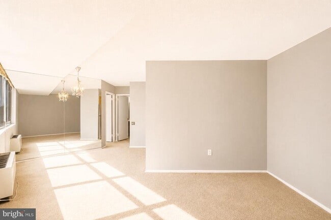 Photo - 1420 Locust St Unit 15B