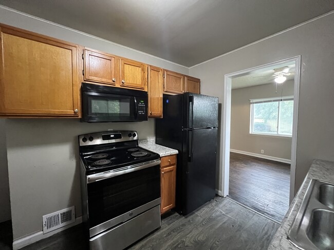 Photo - 6658 Flora Ave