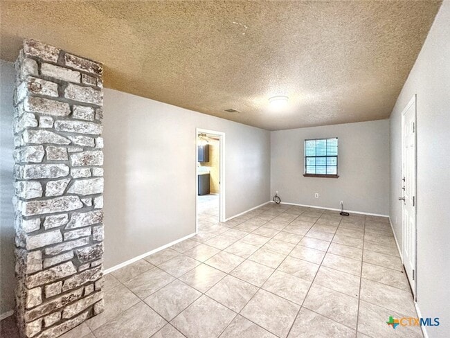 Photo - 501 Ridge Dr