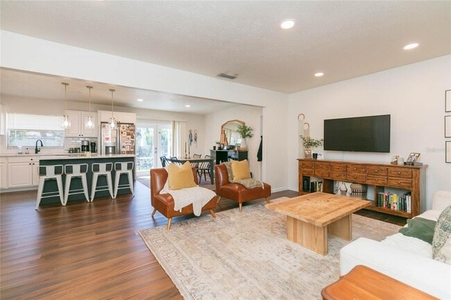 Photo - 1612 Berkshire Dr