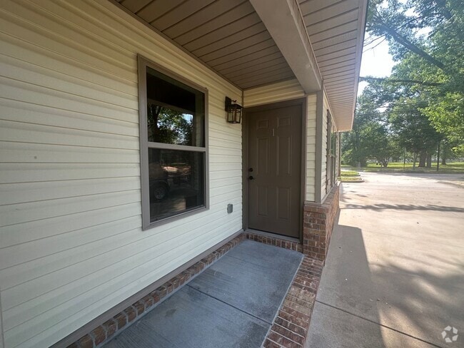 Building Photo - 909 N El Paso Ave Unit 909 N El Paso #1 Rental