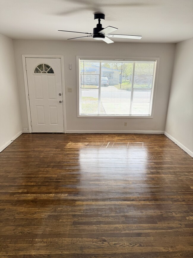 Photo - 720 Westway Ave