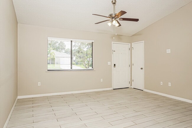 Photo - 2912 Crane Ave