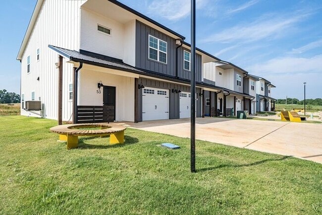 Photo - Luxury 3 Bedroom 2.5 Bath Townhome in Bullard, TX!