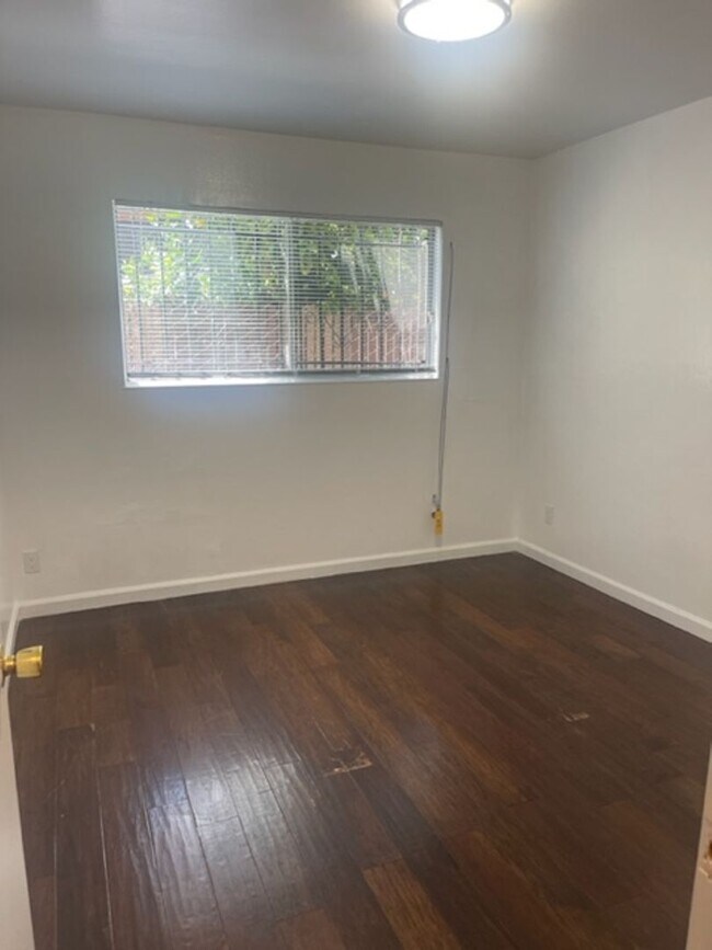 Photo - 1144-1146 90th Avenue Unidad 1146