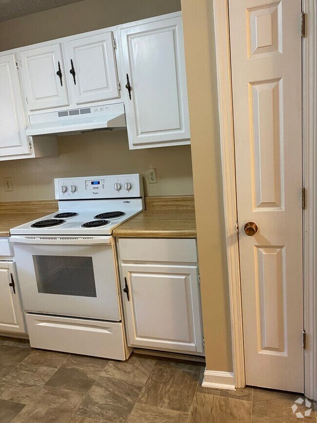 Building Photo - 1909 S Milledge Ave Unit 02jsrental