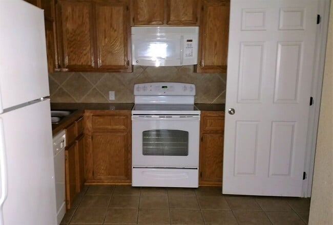 Photo - 3003 Baldwin Loop Unit A