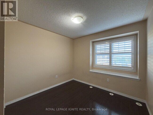 Photo - 8830 Sheppard Ave E