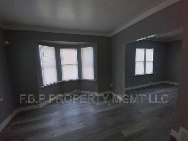 Photo - 15041 Coram St