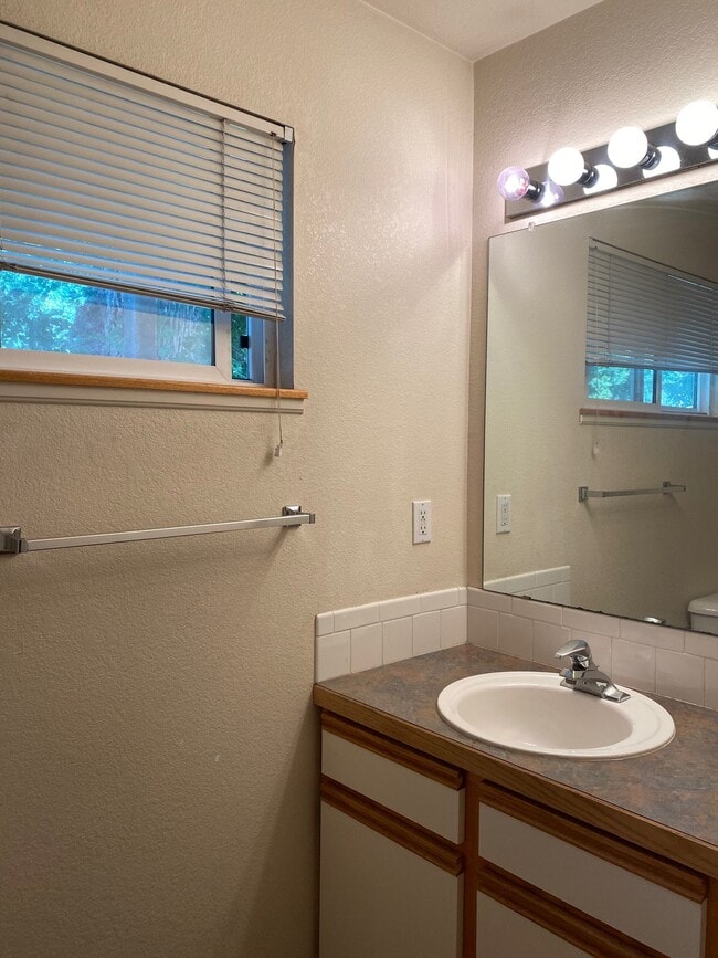 Photo - 219 W Myrtle St Unit Apt A