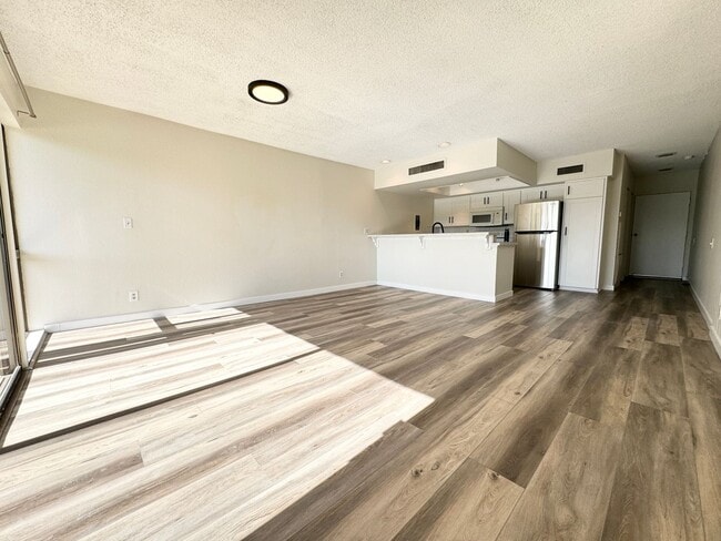 Photo - AVAILABLE NOW!! 1 Bedroom 1 Bathroom UPSTAIRS Apartment in Palm Springs!