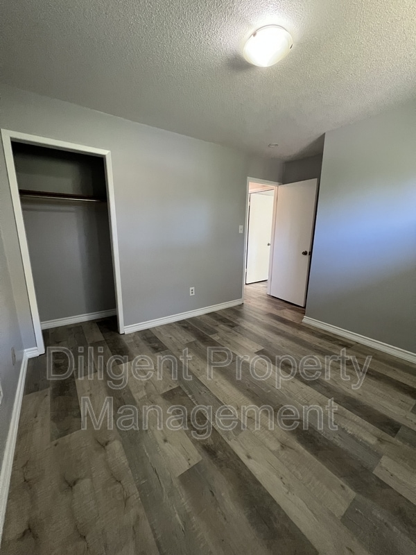 Photo - 2148 Springwood Rd