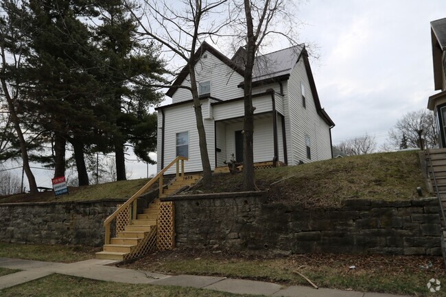 Building Photo - 1409 Jefferson St Unit Apt 1