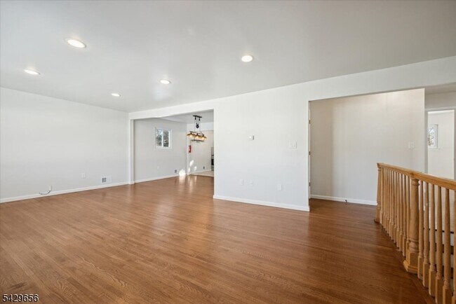 Photo - 64 Lorraine Terrace Unit B