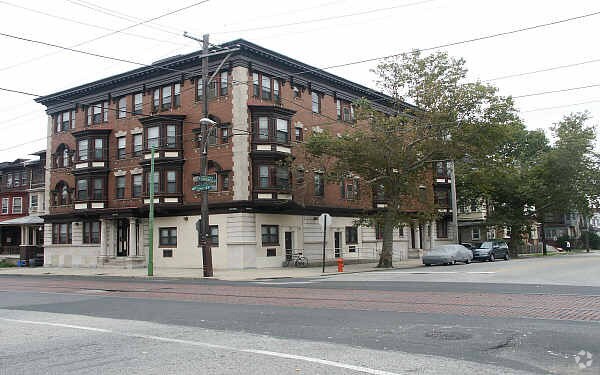 Florence Flats - Florence Flats