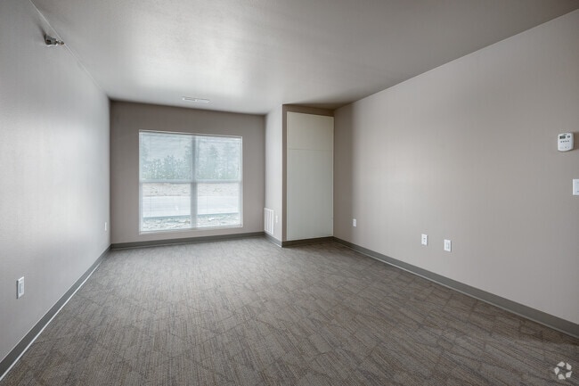 3BR, 2BA - 1450SF - Living Room - Deadwood Ridge Apartments