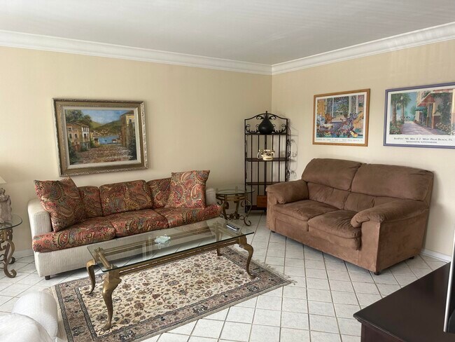 Photo - 154 Windsor G