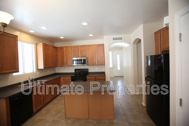 Photo - 2230 W Oyer Ln