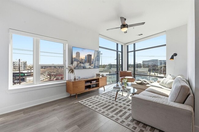 Photo - 2220 Webberville Rd Unit 305