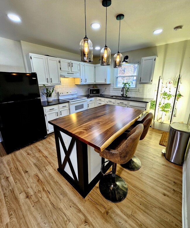 Photo - 306 Avenue B