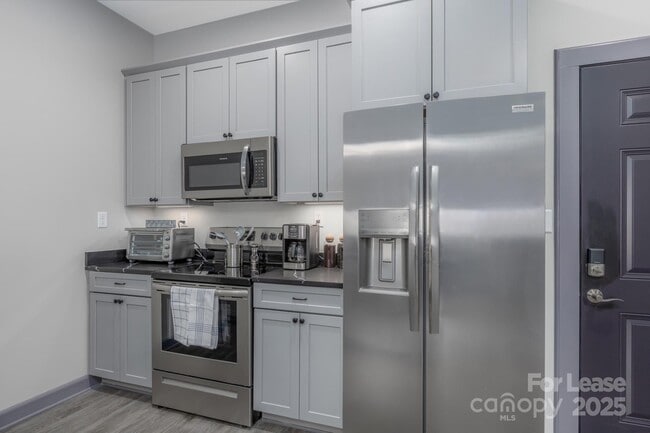 Photo - 138 S Main St Unidad C