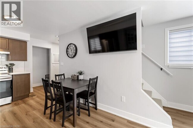 Photo - 4129 Acheson Ave Unité 7