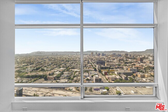 Photo - 900 W Olympic Blvd Unidad 32D