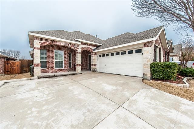 Building Photo - 8108 Twin Oaks Dr Rental