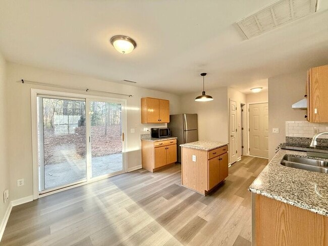 Photo - 3817 Satinleaf Dr