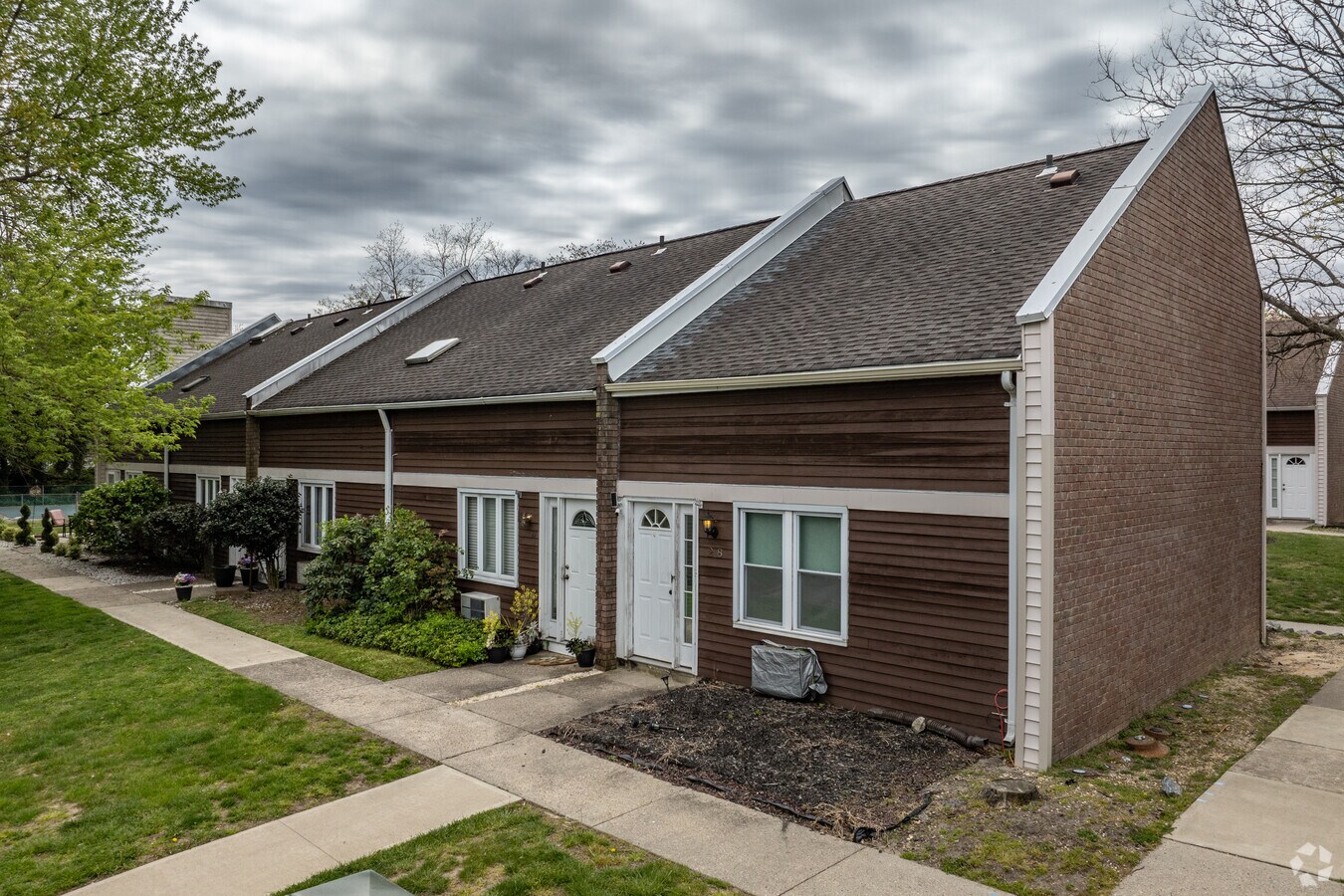 Photo - Hickory Leas Condominium