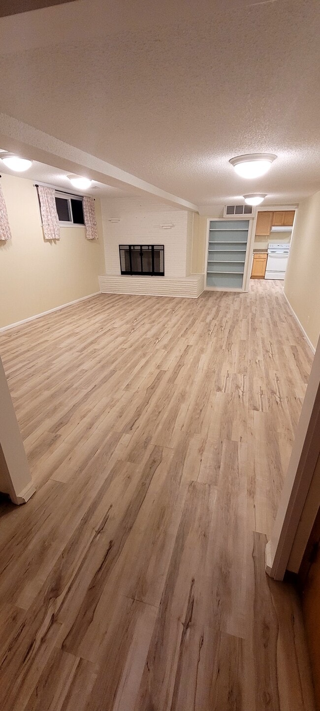 Building Photo - 1055 SW Plum Dr Unit Basement ADU Rental