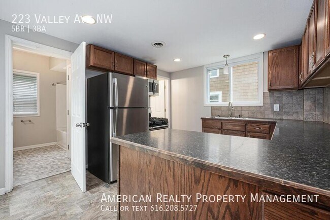 Photo - 223 Valley Ave NW