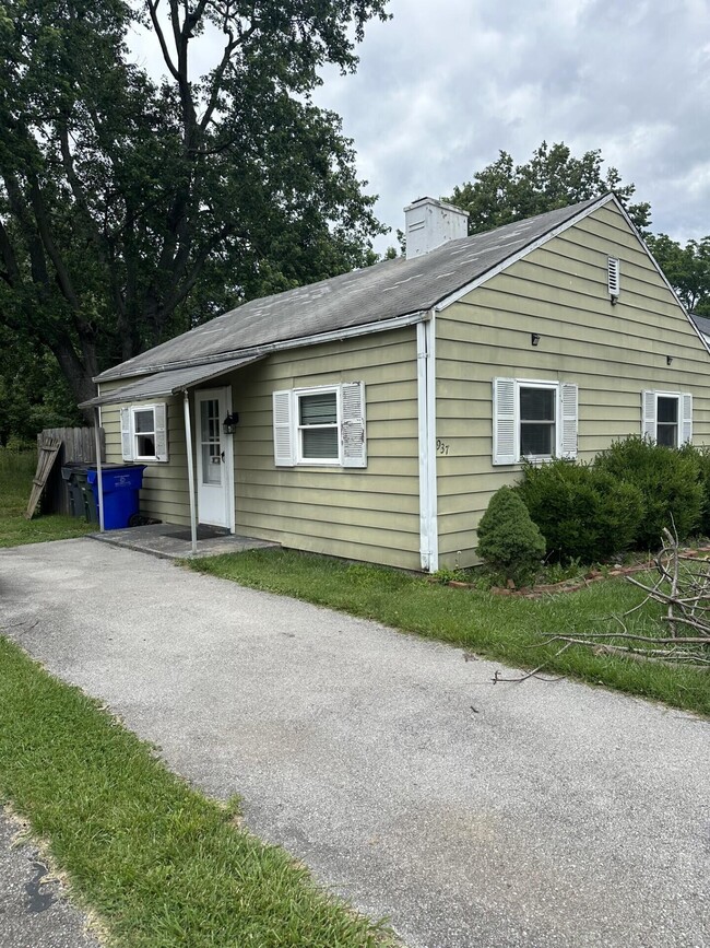 Photo - 937 Meadow Ln