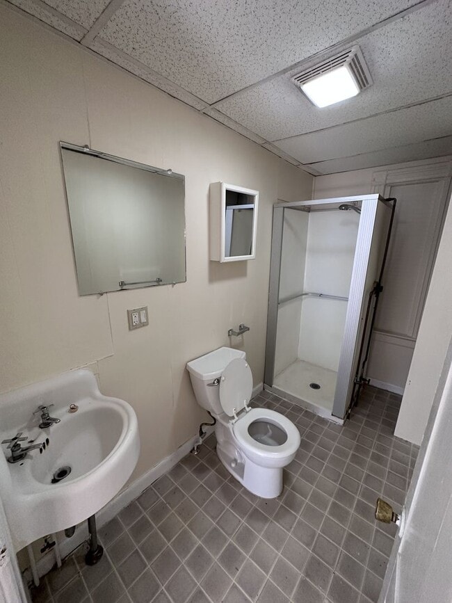 Photo - 9 Lakeview Terrace Unit APT 3