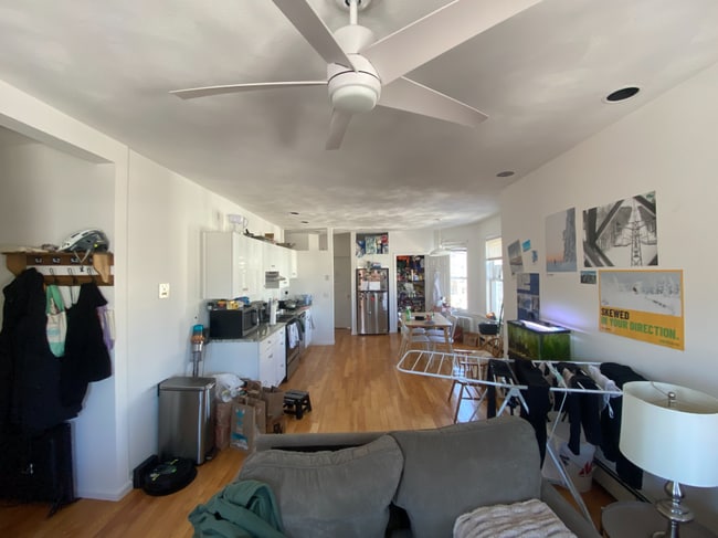 12 Bradbury St