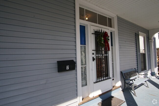 Building Photo - 11 Florence Ter Unit #1 Rental
