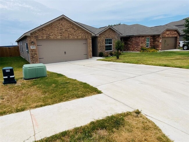 Photo - 305 Cres Park Dr