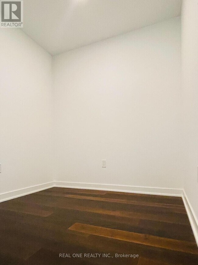 Photo - 115 Blue Jays Way Unité 717