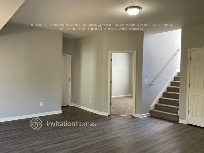 Photo - 1306 Waymar Way SW