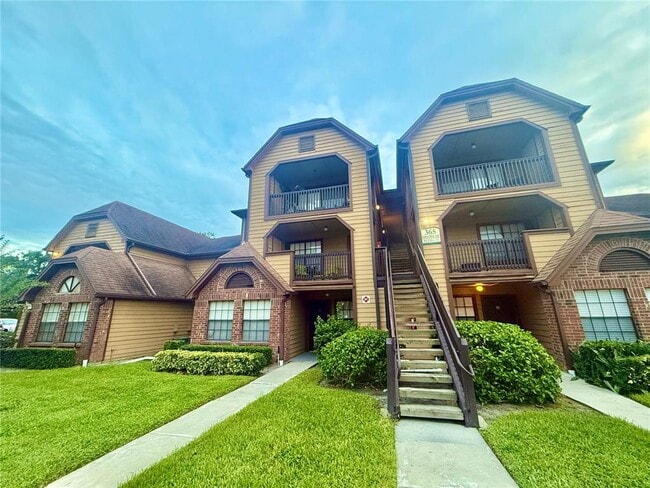 Building Photo - 390 Woodside Dr Unit 202 Rental