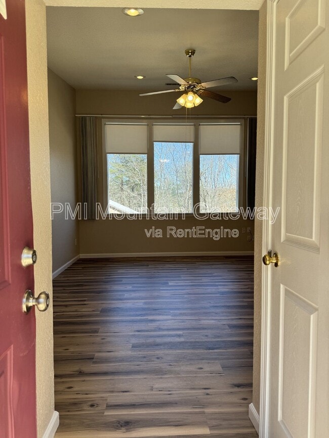 Photo - 131 Primrose Dr Unit B