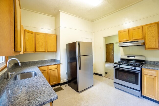 120 Dell St Unit Dell 120.1R