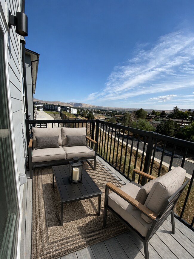 Photo - Pool Days, Pickleball Nights, and Plenty of Space!